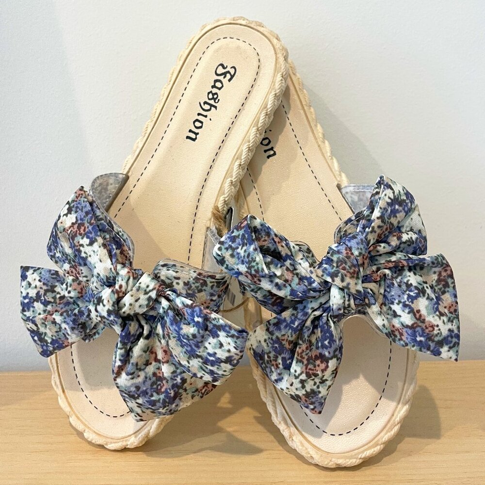 Floral Bow Slide